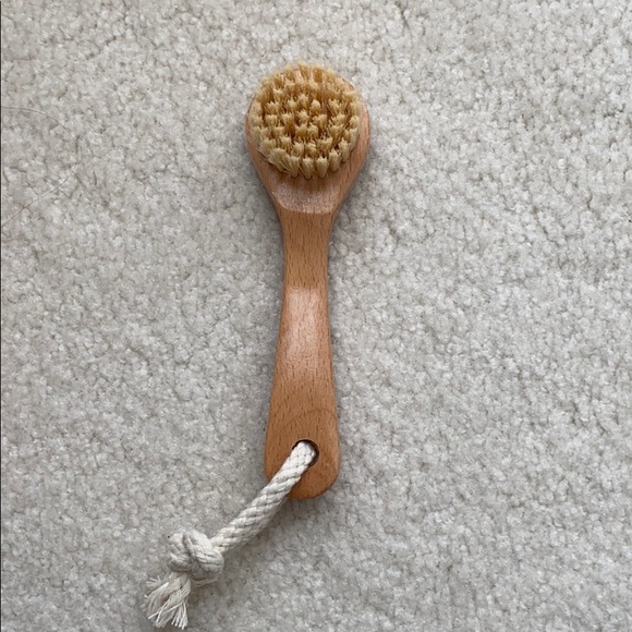 Daily Concepts Daily Facial Dry Brush - Picture 2 of 4
